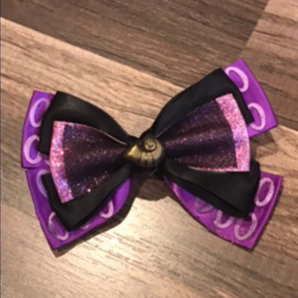 RESERVED Two Bows!